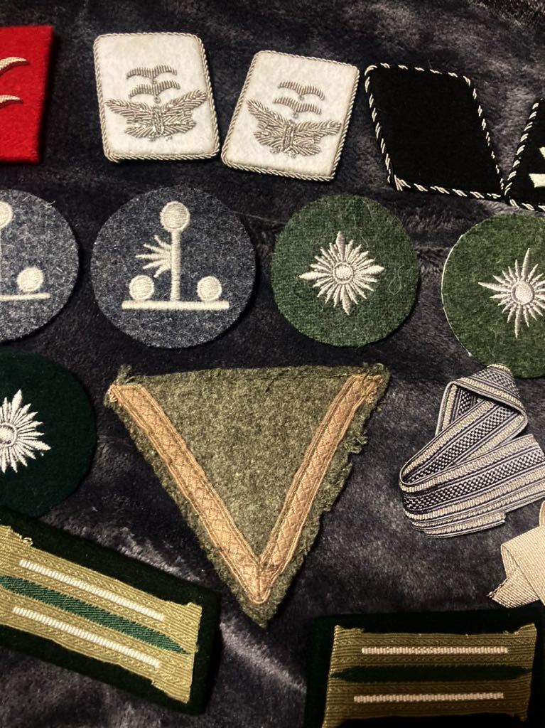 1円 ナチス ドイツ軍 襟章 高級複製品 セット まとめて 大量 ミリタリー サバゲー 陸軍 空軍 親衛隊 砲兵 紀章 徽章 記章 階級章 部隊章 部隊章 階級章 売買されたオークション情報 Yahooの商品情報をアーカイブ公開 オークファン Aucfan Com