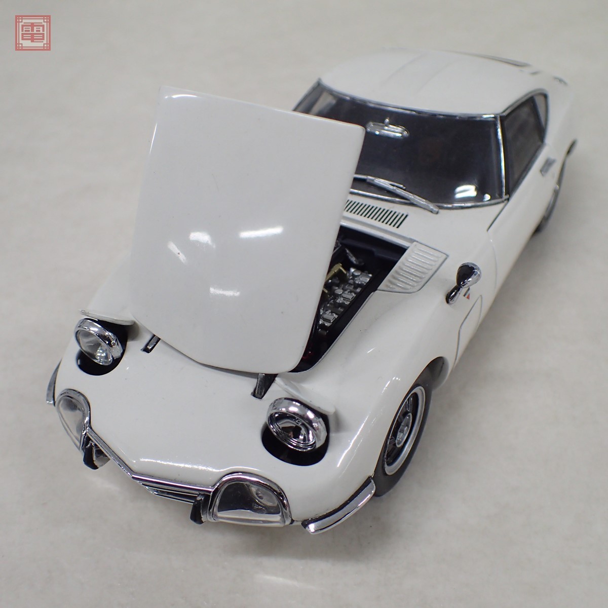 エブロ 1/24 トヨタ 2000GT ホワイト プレミアムコレクション EBBRO