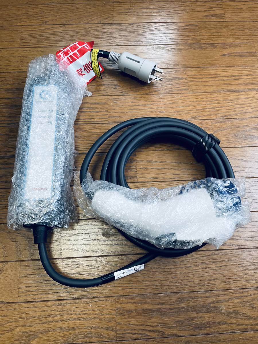 日産リーフ充電ケーブル3NK5E 0 5m 美品 送料無料 ②｜Yahoo