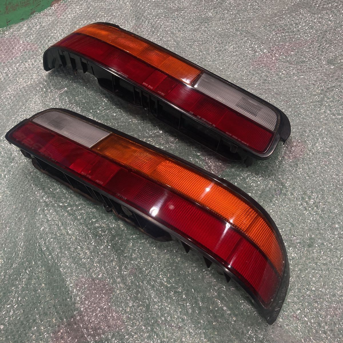 【人気セール，最新作】 040530-01 シルビア S13 純正 テールランプ 左右 セット(テールライト)｜売買されたオークション情報、yahooの商品情報をアーカイブ公開 - オークファン 日産用