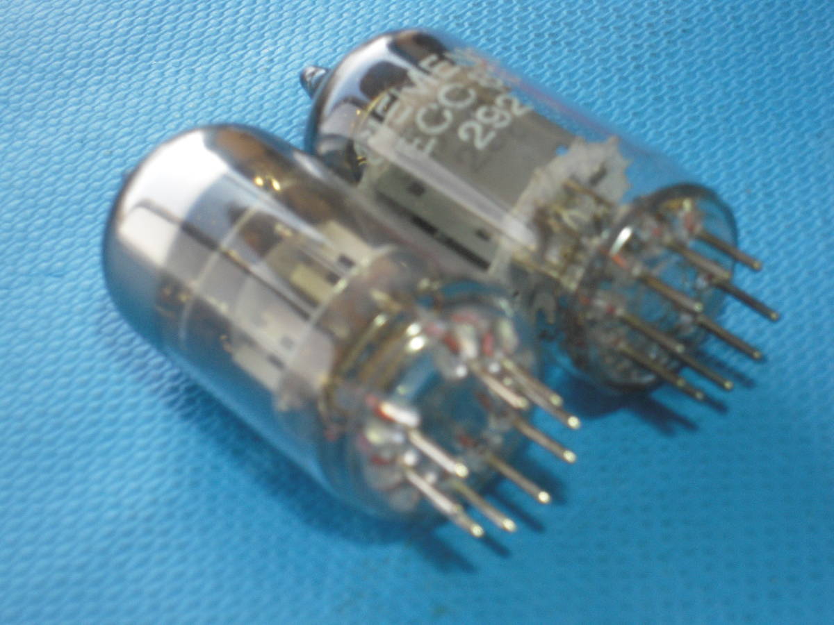 真空管 SIEMENS ECC83(12AX7) と SOVTEK 12AX7WB の各1本