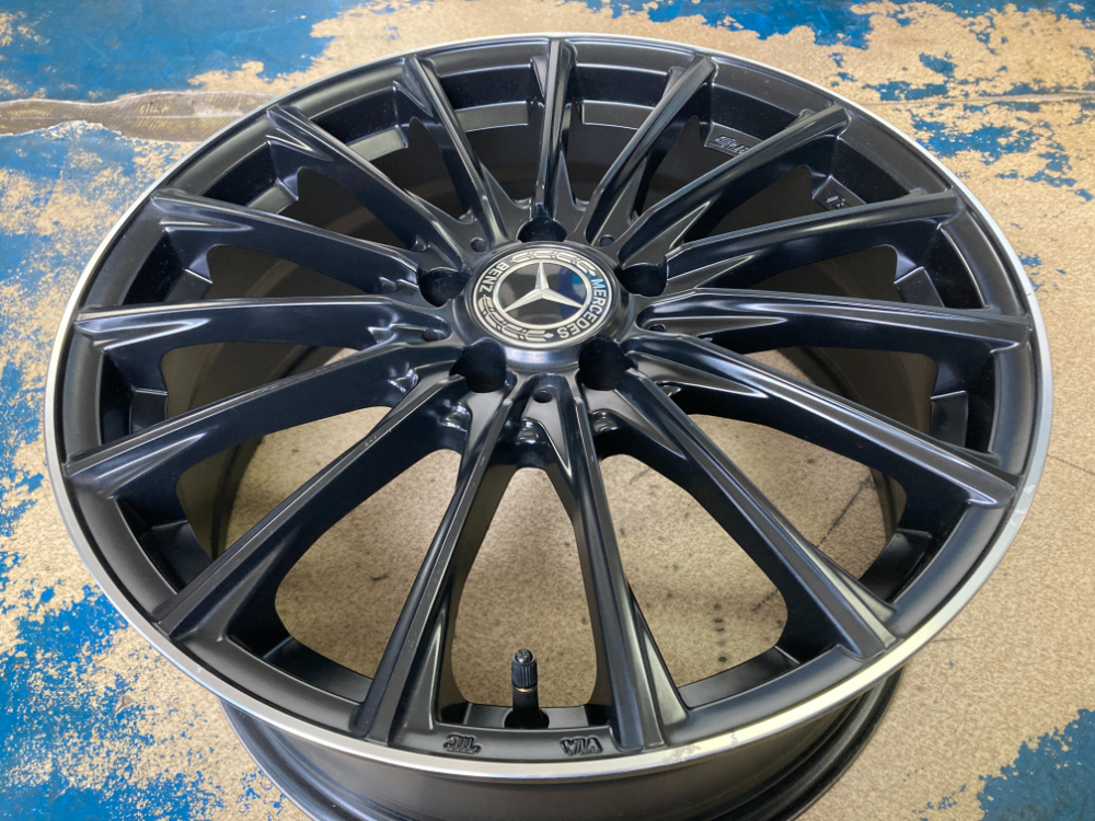 値下げ きれい ガリ傷なし!!★BENZ GLA用(X156) EURO TECH マットブラックリムポリッシュ 純正ボルト対応 18X7.5J+44 5/112 4本SET★