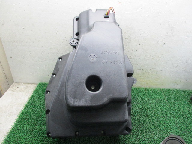 CV4W　三菱　デリカD:5　平成22年　純正オプション　ロックフォード　スピーカー　アンプ　セット　作動確認済み　215930