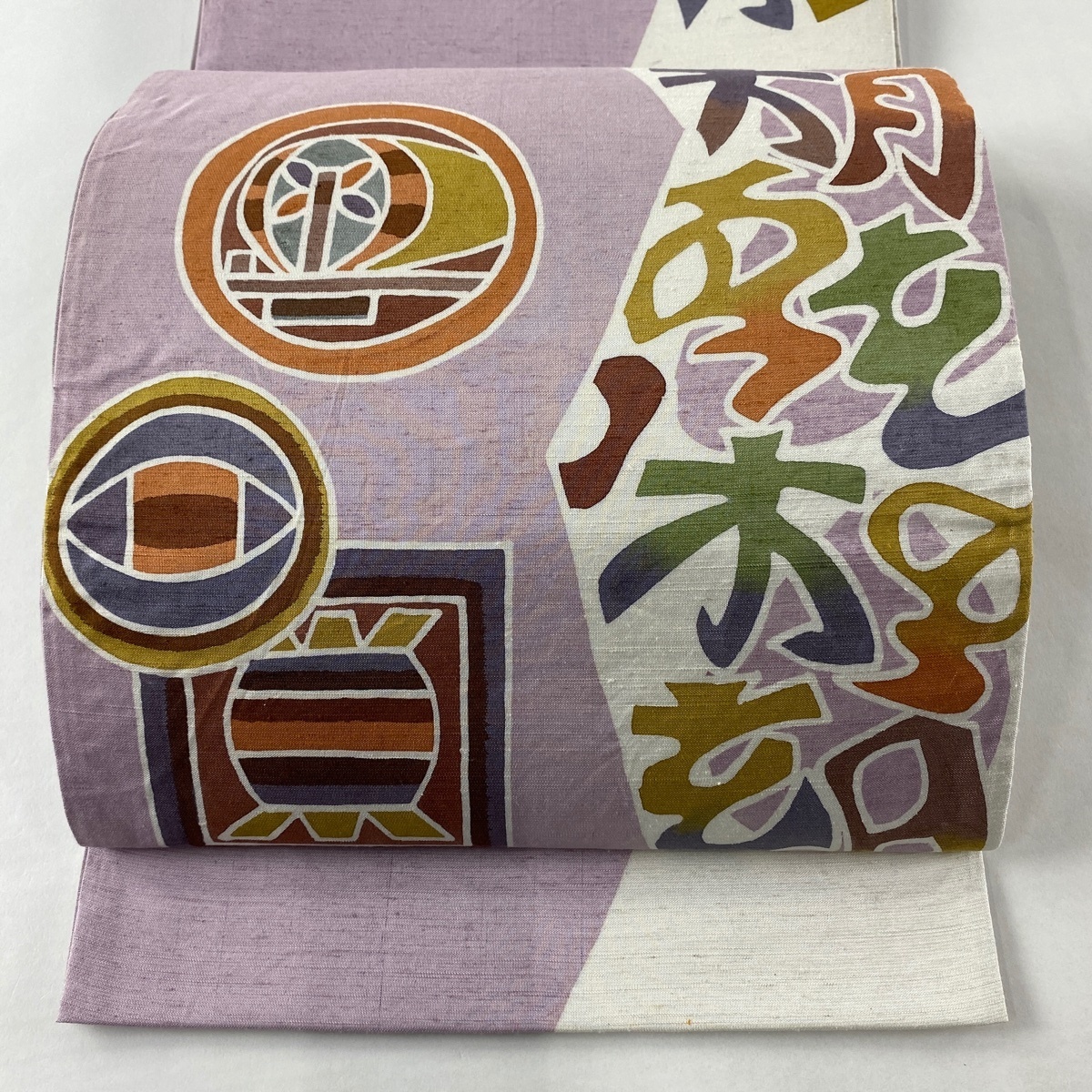 定番，正規品 袋帯 秀品 証紙 大島紬地 文字紋 丸文 薄紫 お太鼓柄 正絹(仕立て上がり)｜売買されたオークション情報、yahooの商品情報をアーカイブ公開 - オークファン 仕立て上がり