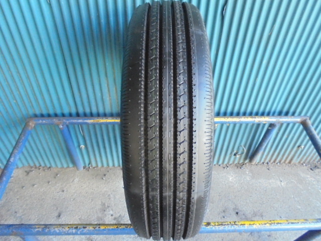 トーヨー Hyparadial M130 195/75R15 109/107L LT 1本 10分溝 ポチ付き 