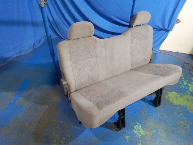 【個人宅配不可】中古 いすゞ コモ JVWE25 リアシート (棚4472-H503)