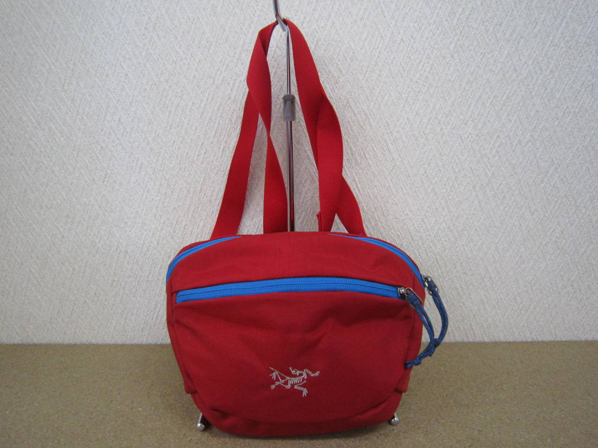 ARC'TERYX アークテリクス ショルダーバッグマカ2 MAKA ナイロン 赤 レッド 青 ブルー MR メンズ