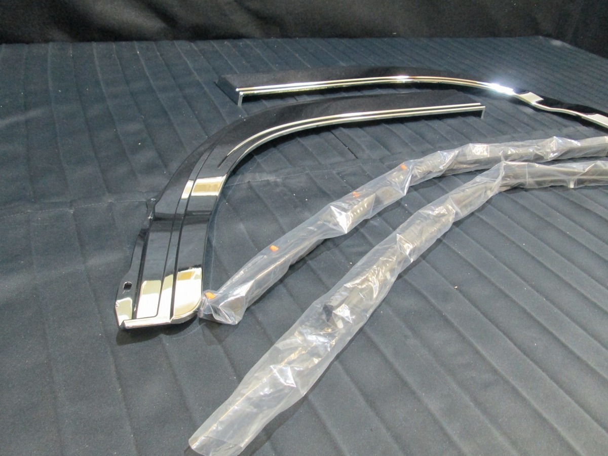 メッキドアフェンダー　左右セット　いすゞ　2t　07エルフ標準ローキャブ/PMエルフ/NEWエルフ　ゴムラバー付き