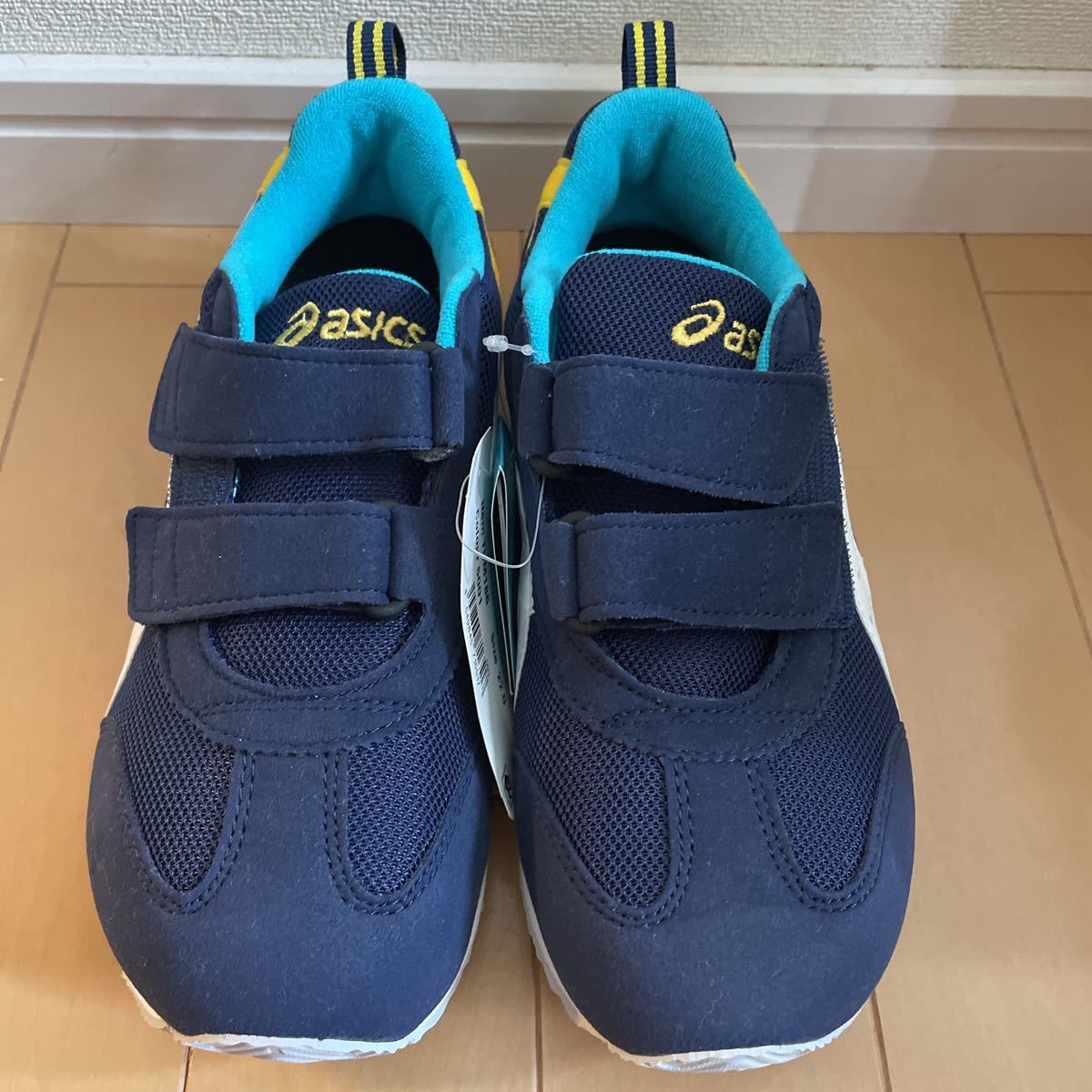 送料込み　新品　asics アシックス SUKU2 TUM186 アイダホMINI3 スニーカー　運動靴　22cm 紺色ネイビー　送料込み