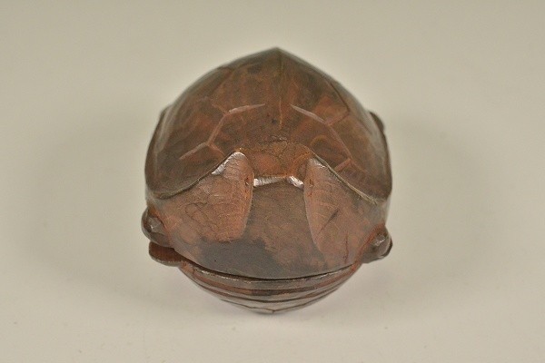 道XA832】妙喜庵松にて造れる之 亀香合 「祖父所好 覚