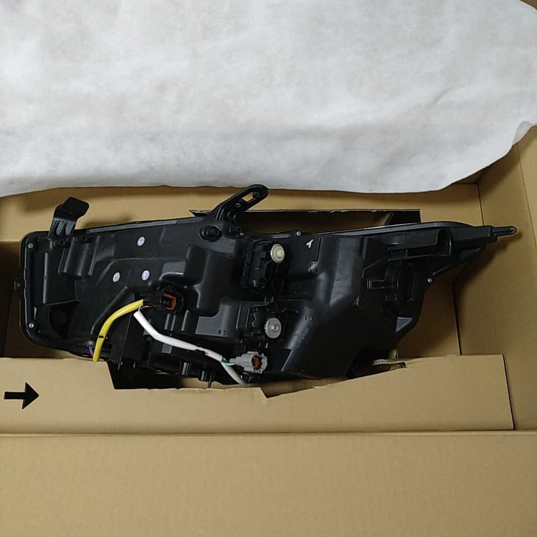 日産スカイラインV37 右ヘッドライト 純正 LED 刻印イ 【公式通販】
