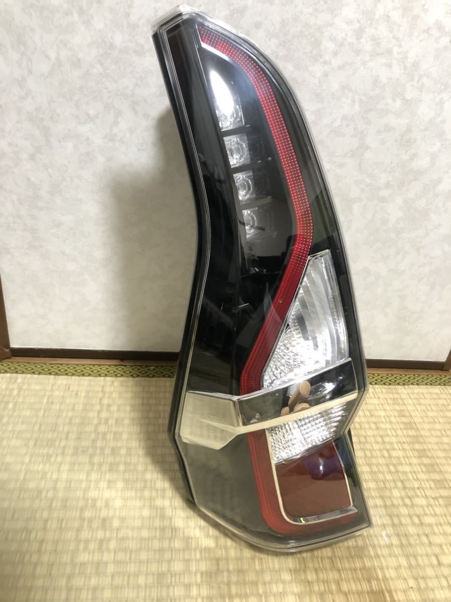 日産 セレナ C27 e-POWER ハイウェイスター 純正 右テールランプ