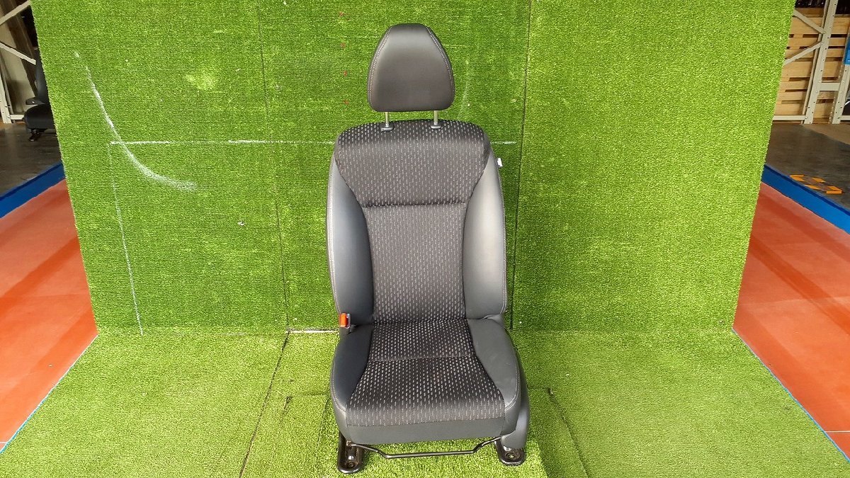 新J管理70617 H25 フィット GP5】★助手席 アシスタント ハーフレザー シート★トリム:A SRSインフレーター欠品