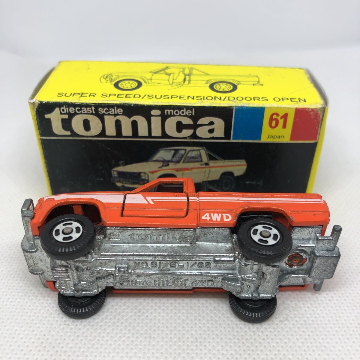 トミカ 日本製 黒箱 61 トヨタ ハイラックス 4WD ギフトバラ 当時物