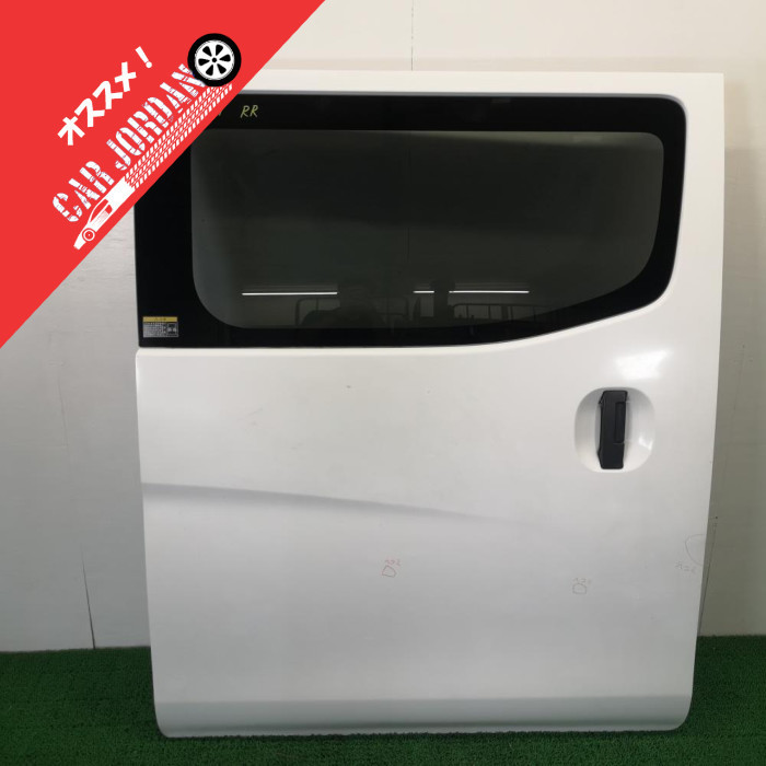 VW2E26【右 リア スライドドア】H25 日産 NV350 キャラバン バン DX QM1 ガラス 内張り付 傷凹みあり NVC11