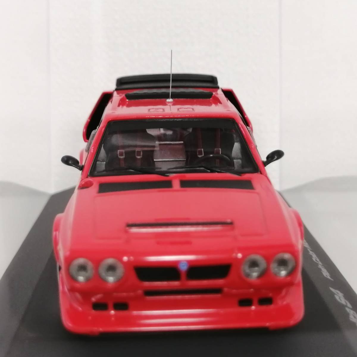 hpi 1/43 ランチア デルタS4 プレーンホワイト hpi 1/43 ランチア