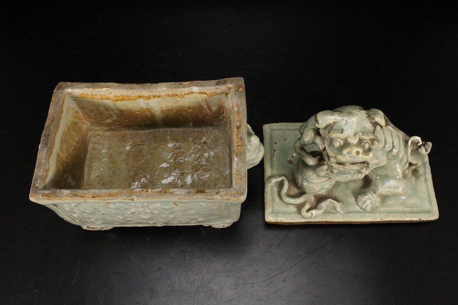 中国美術 赤絵 纏枝蓮花魚紋 皿(K-P153) 中国美術 赤絵 纏枝