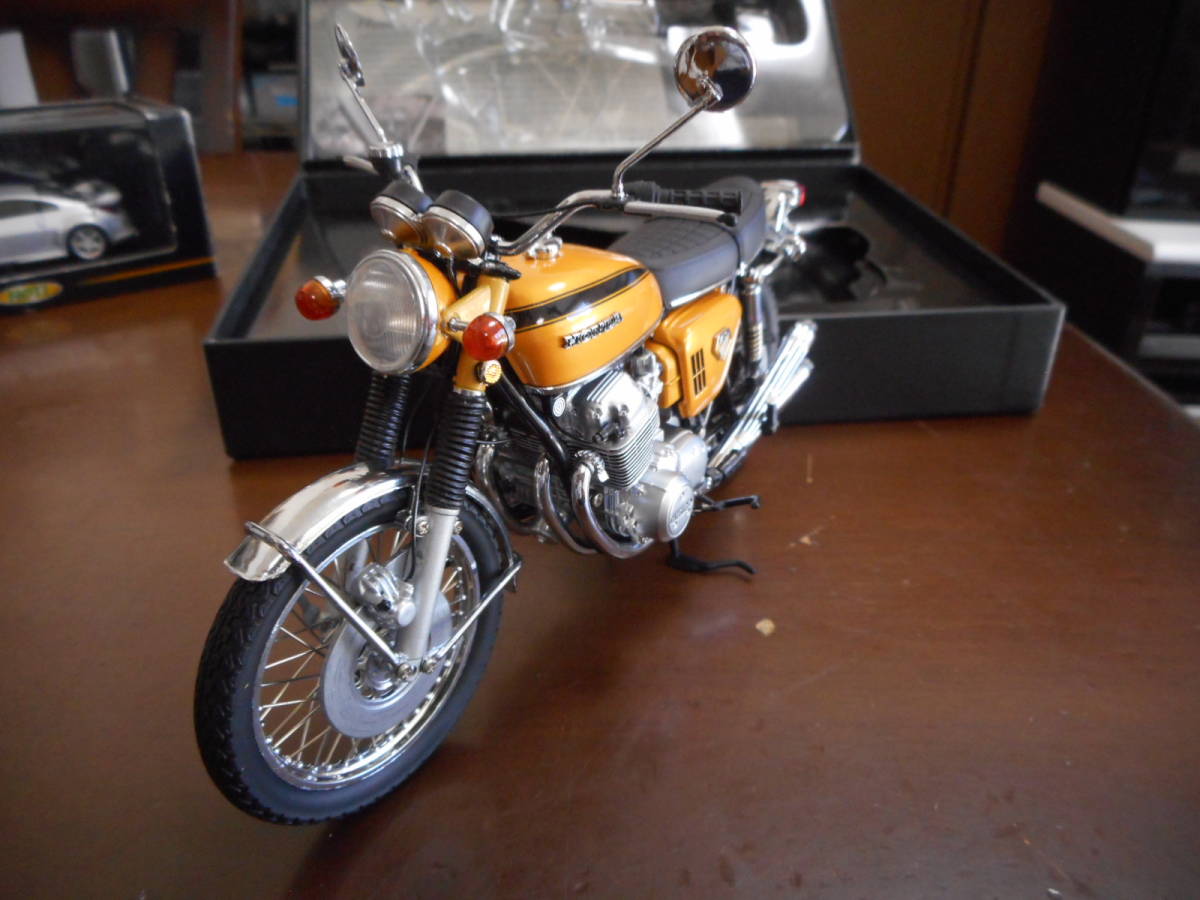 1/12 ミニチャンプス ホンダ CB750 K0 キャンディゴールド 1968 