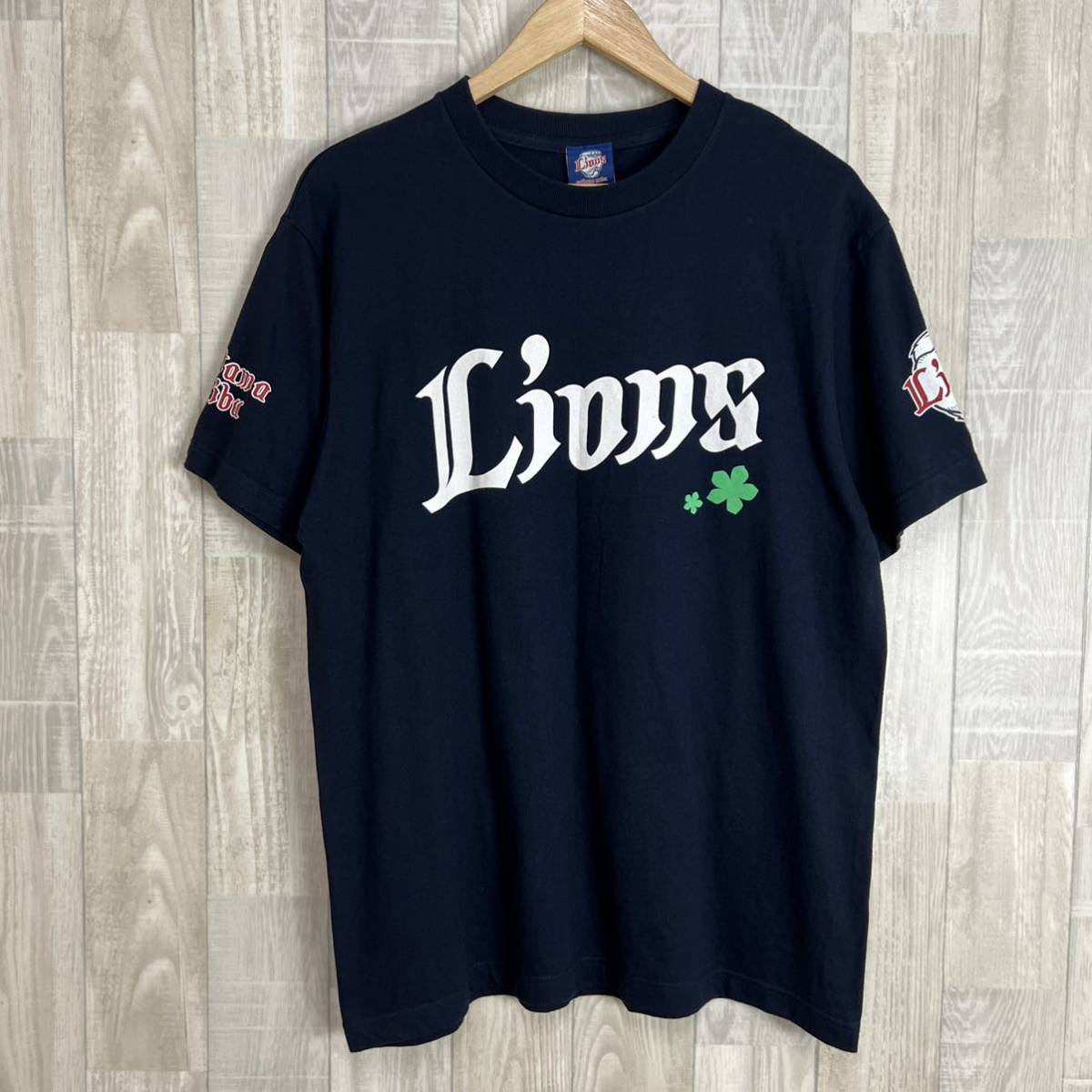 あの花 超平和バスターズ × 埼玉西武ライオンズ コラボ Tシャツ ネイビー 西武ライオンズ×あの花。 コラボTシャツ サイズL ネイビー プリント