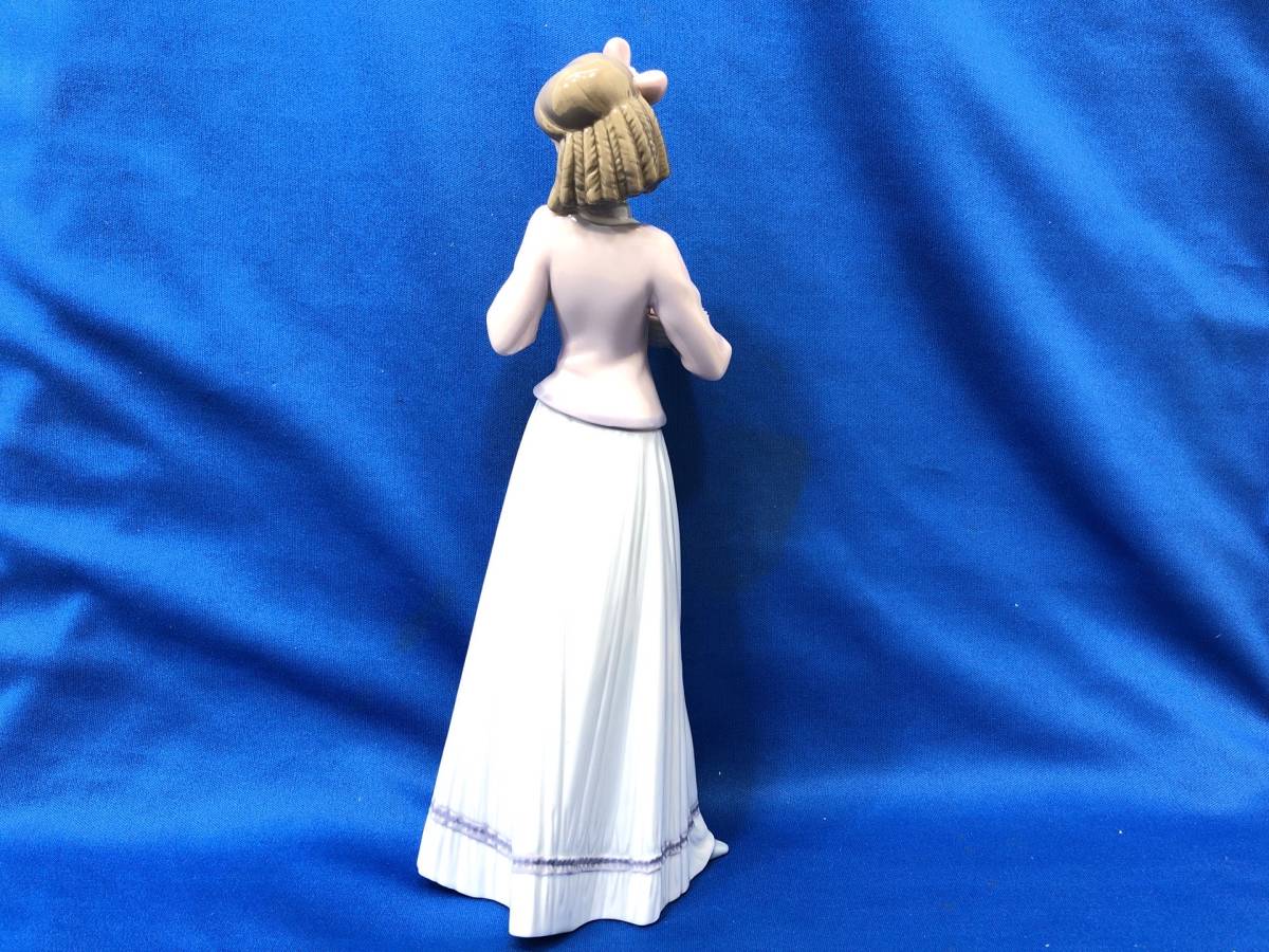 会員限定・希少】LLADRO リヤドロ 『春の香り』箱付 陶器 【公式通販】