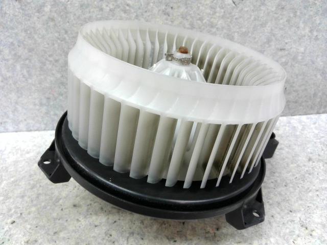 ハイラックスサーフ 新品 トヨタ GRN215W ブロア ヒーターブロア