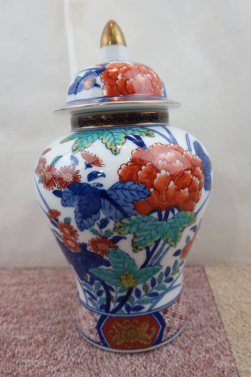 ○HS/ 有田焼 壷『哲山作』花絵 色絵 染付 染錦 沈香壺 飾壺 置物 陶器