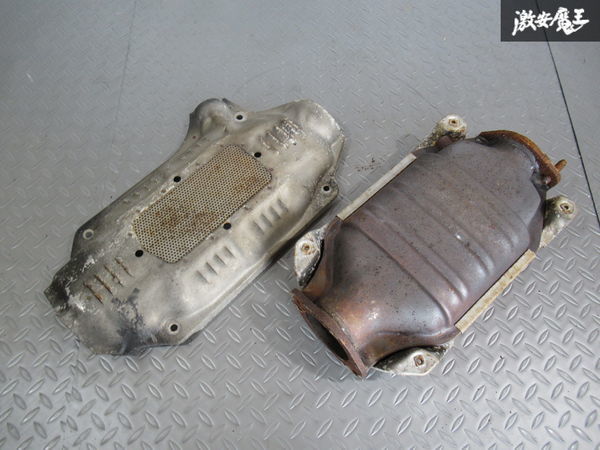 Y31 グロリア 純正触媒 日産Y31シーマ純正触媒 希少 旧車 Y31 シーマ 日産 Yahoo!オークション