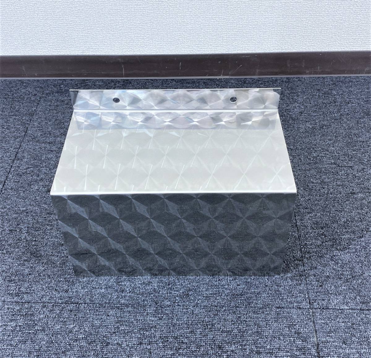 オリジナル ヒューズボックス カバー 鱗柄 ステンレス いすゞ 07エルフ