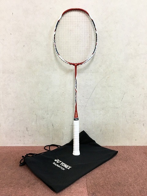 MHE35748世 ☆美品☆ ヨネックス バドミントンラケット ARCSABER11