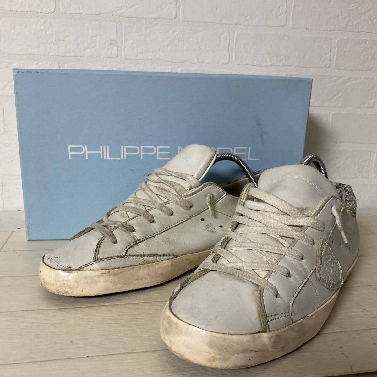 SALE，格安 2811 PHILLP MODEL フィリップ モデル レザースニーカー カジュアルシューズ メンズ 39 ホワイト 箱付き(その他)｜売買されたオークション情報、yahooの商品情報をアーカイブ公開 - オークファン その他
