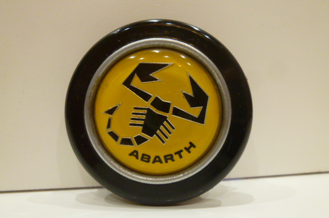 ホーンボタン アバルト ABARTH 当時物 - Yahoo!オークション 2026年