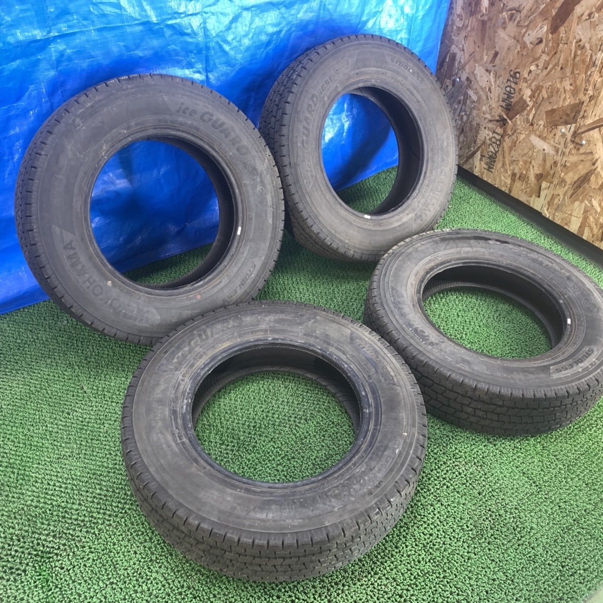 YOKOHAMA ヨコハマ ice GUARD iG91 165/80R14 91/90N LT 8～9部山 プラットフォームから約4mm 2021年14週製造[Y/04-0521]