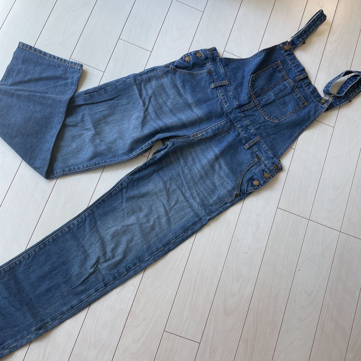 Ungrid サロペットの値段と価格推移は 38件の売買情報を集計したungrid サロペットの価格や価値の推移データを公開