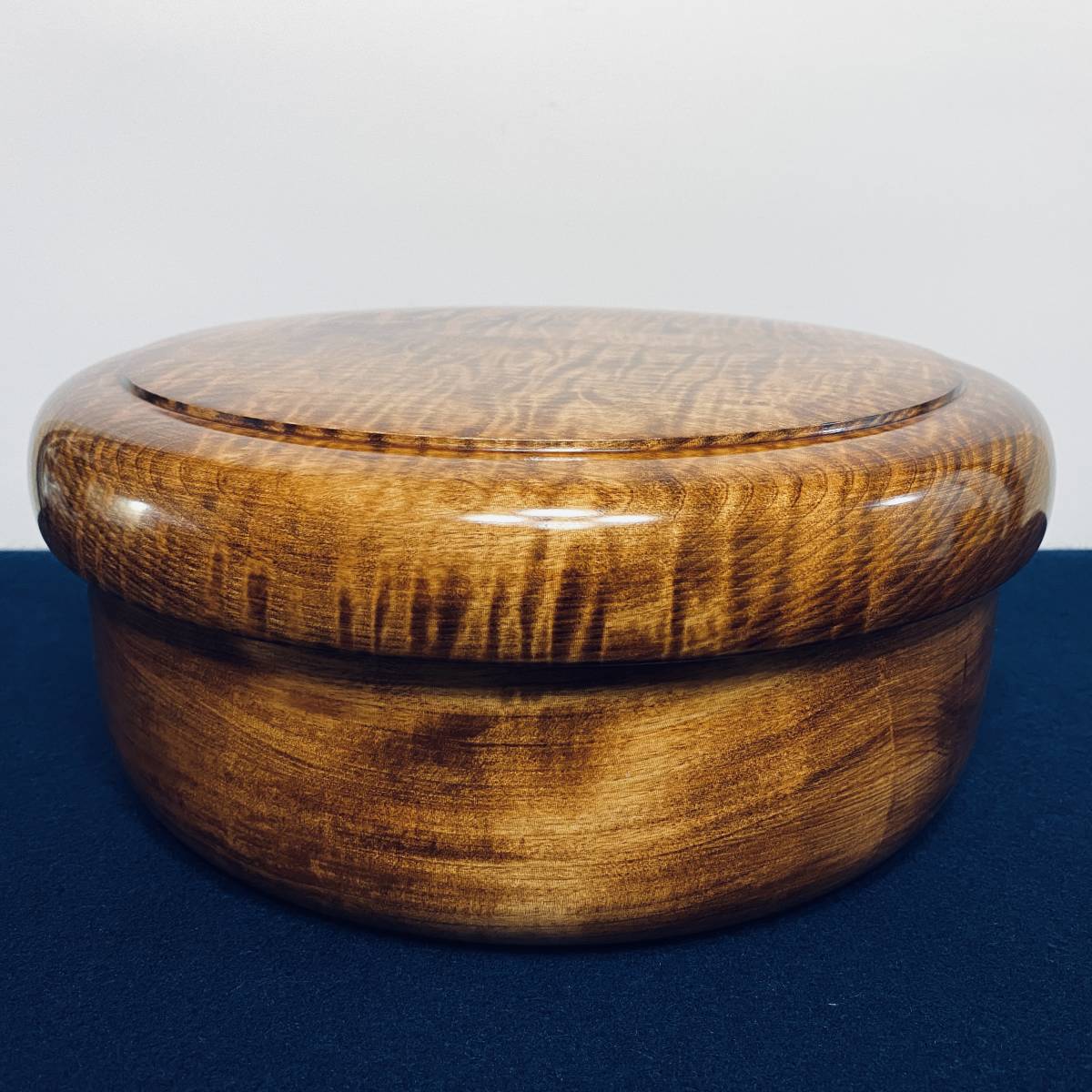 虎目 刳り貫き 茶櫃 直径31cm 重量2100g / 天然木 綺麗な杢目 栃 杢目 木目 虎目 虎杢 虎瘤 玉杢 くり抜き 茶道具 煎茶道具 ...