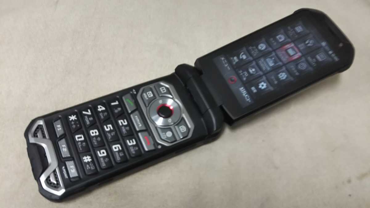 au SIMフリー TORQUE X01 KYF33 ＃AG423 KYOCERA 4Gガラホ 折り畳み