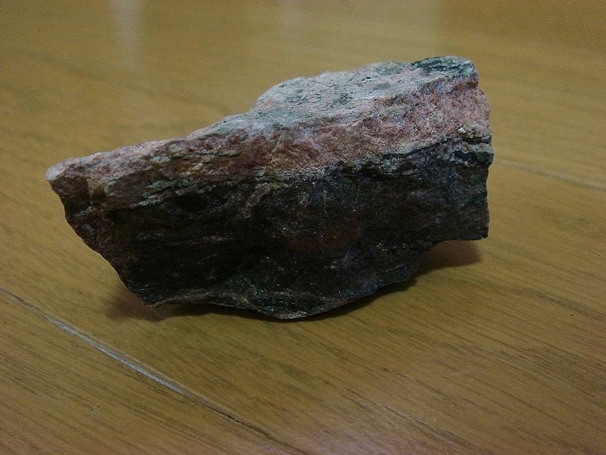 稀少 チェコ産 ピッチブレンド 原石 ラジウム鉱石
