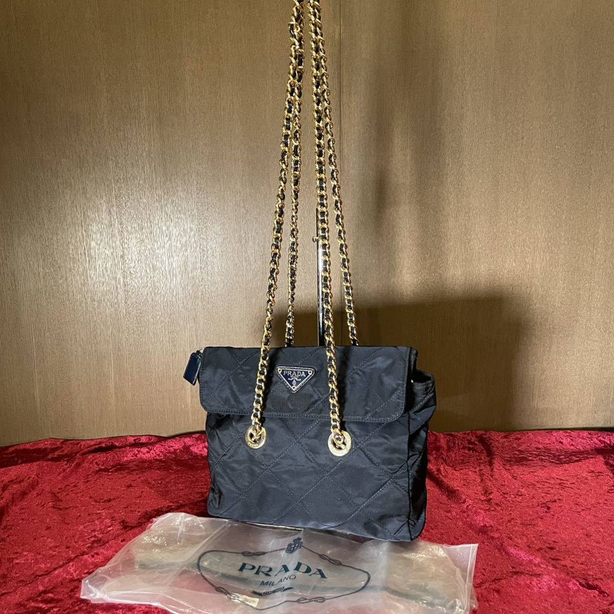 得価 1000円〜 PRADA プラダ ナイロン キルティング フラップ 蓋 二重チェーン チェーンバッグ チェーントート 肩掛けバッグ ネイビー(ショルダーバッグ)｜売買されたオークション情報、yahooの商品 かばん、バッグ