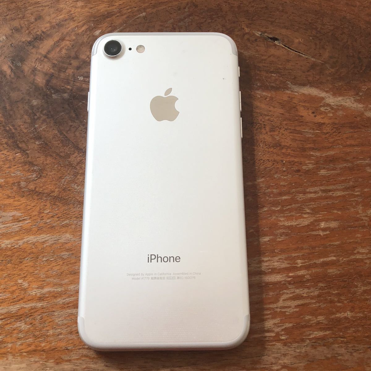 iPhone7 32GB SIMフリー 割れなし バッテリー最大容量76% iPhone7 SIM