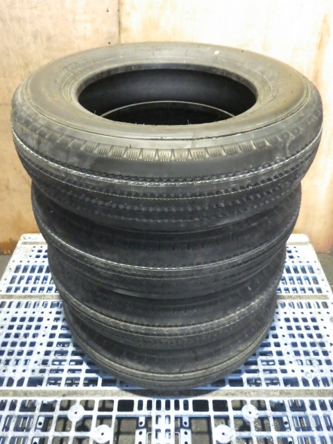 ☆条件付き送料無料 【205/70R16 111/109L LT 】 深溝 9.5分山 イボ