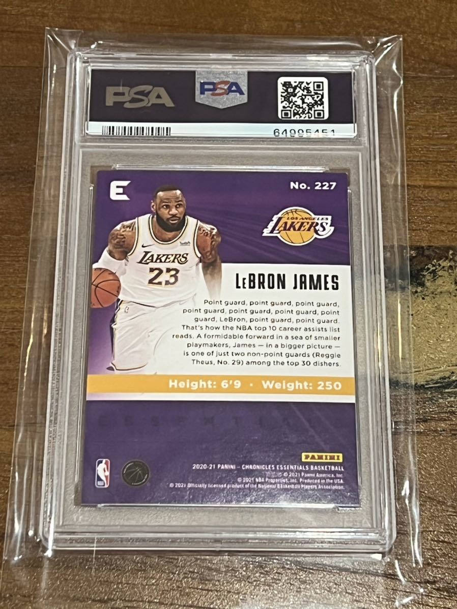 PSA8 2020-21 PANINI CHRONICLES #27 LeBRON JAMES RED/レブロン 