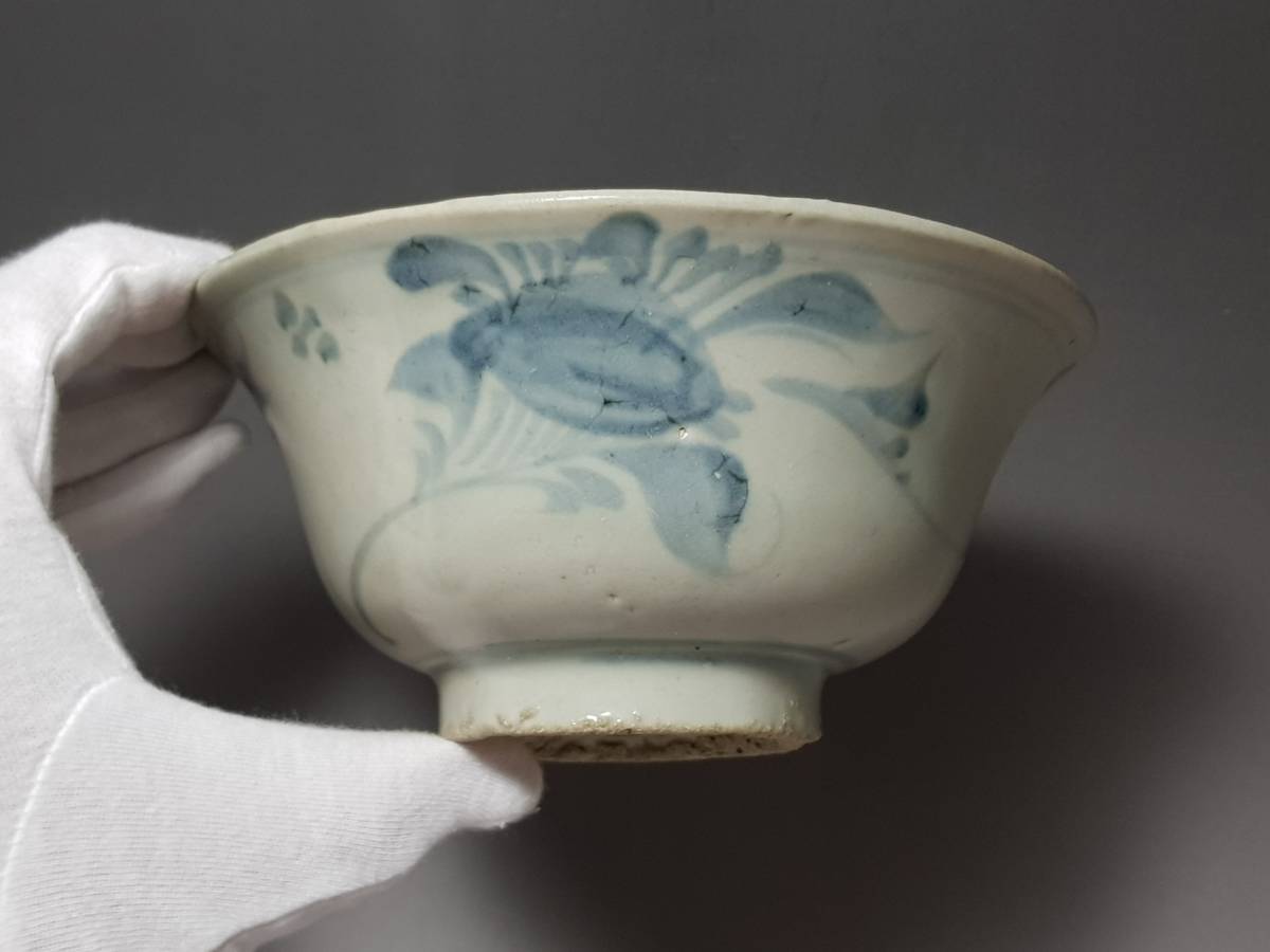 ○ 幅 約 15.3cm 草花文が風情よく描かれた 時代唐物 古染付 草花文碗