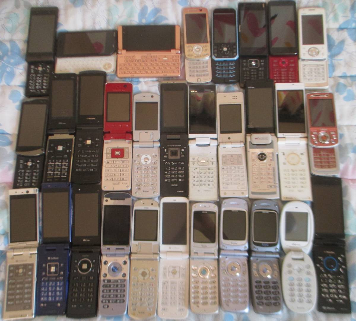スマートフォン・携帯電話 ジャンク品 ガラケー 42台 セット まとめ