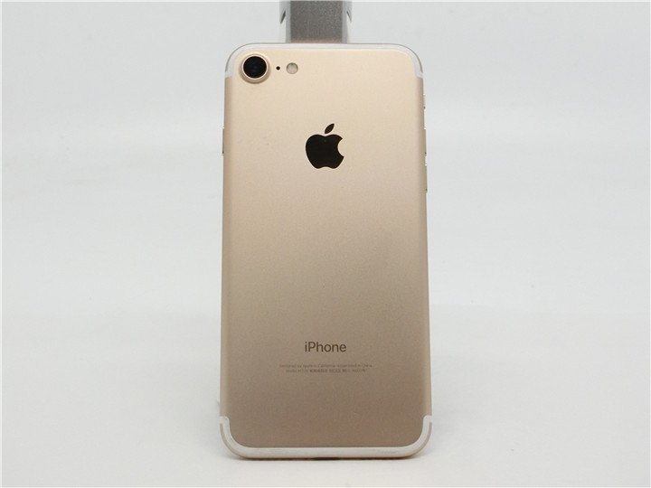 中古 Apple iPhone7 32GB ゴールド A1779 docomo利用制限○ 最大容量88