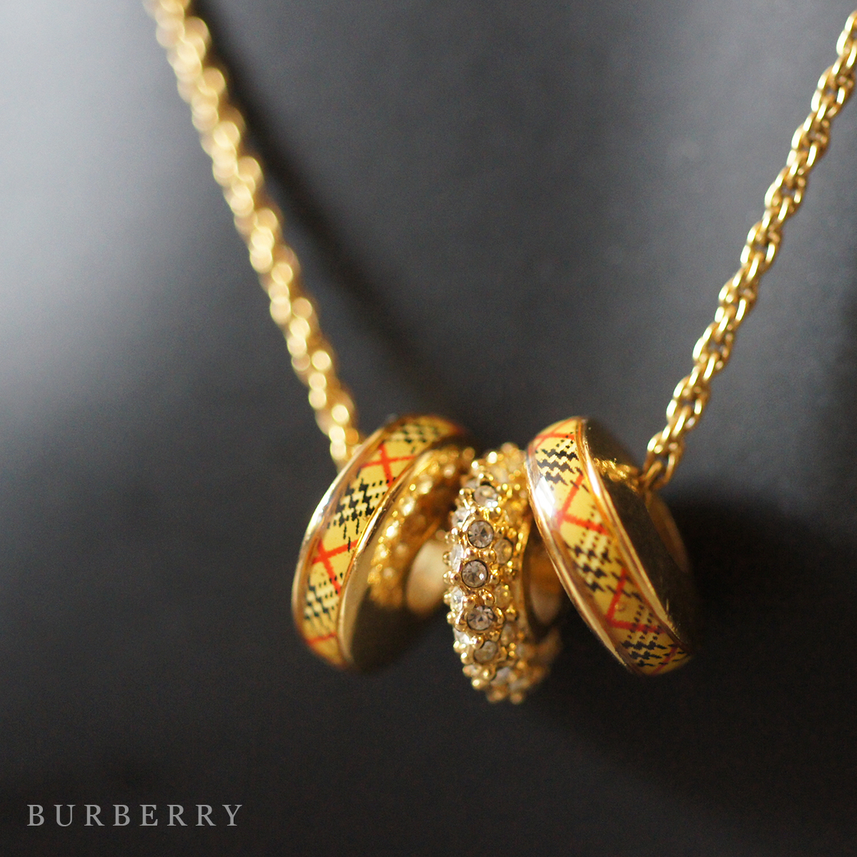 バーバリー BURBERRY ノバチェック ラインストーン 3連 チャーム 