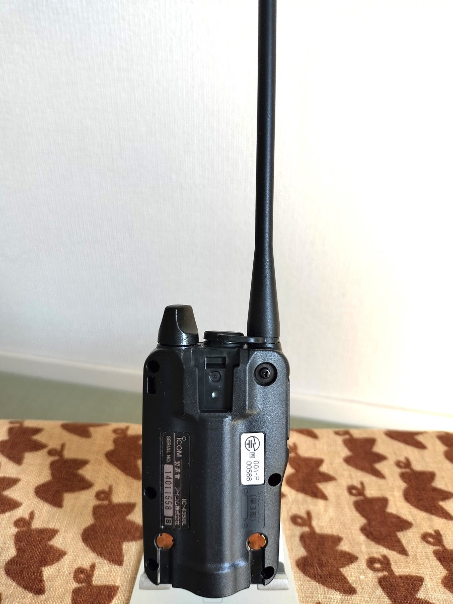 ICOM製特定小電力トランシーバー（Made in Japan）の極上品です！ 国産