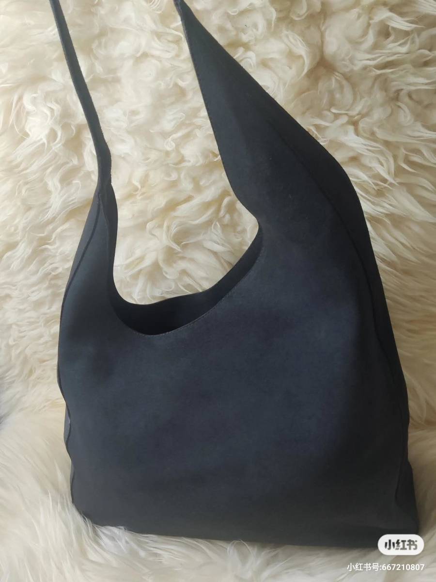 【美品】プラダ黒PRADA大きめ肩掛けトートバッグ正規品3918 PRADA プラダ ショルダーバッグ トートバッグ 大容量 黒 美品 革 激安