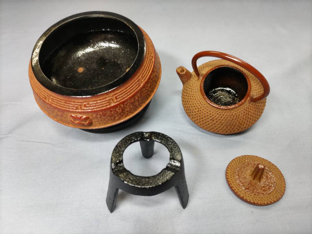 〇鉄製品 3点 南部鉄器 ミニチュア鉄瓶 火鉢 五徳セット 高岡銅器 灰皿 
