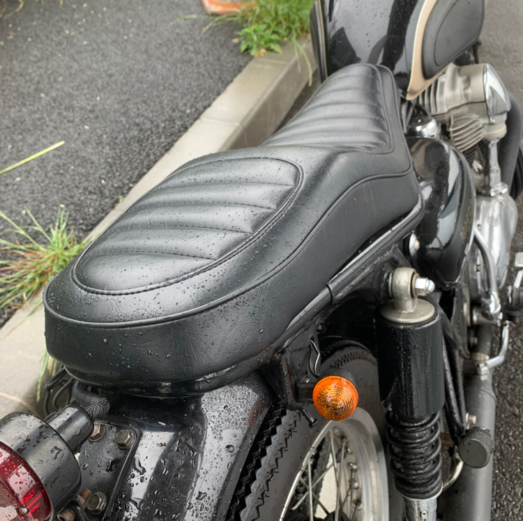 W650 W800 W400 純正シート 突きつめ