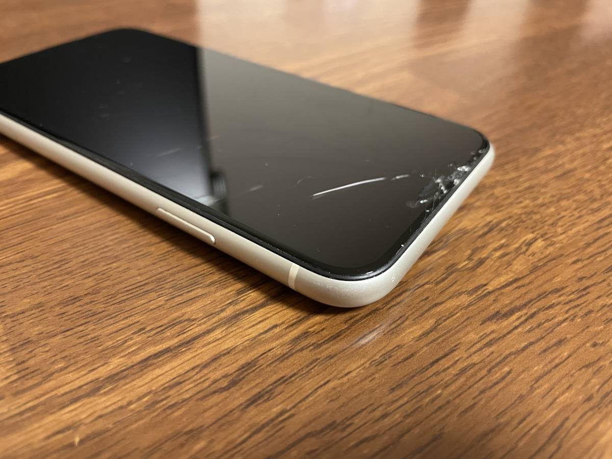 iPhone 11， ホワイト， 64GB 画面ヒビ アップルストア購入 0 iPhone ホワイト 89% 画面割れなし XR