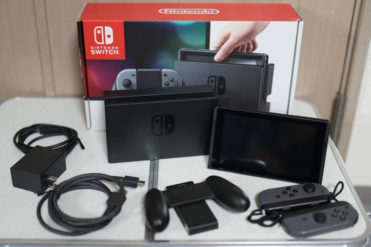 Nintendo Switch グレー 付属品完備 おまけ(128GBmicroSDカード)付 Joy